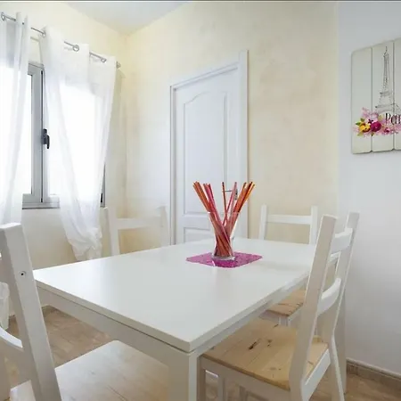 Canary House Gold Vecindario (Gran Canaria)